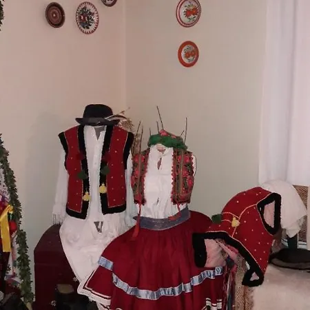Зелена Садиба Олеся Nizhneye Selishche